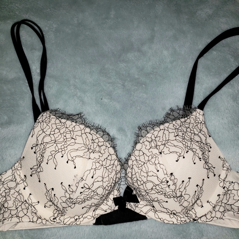 Victoria's secret 32B very sexy push-up
